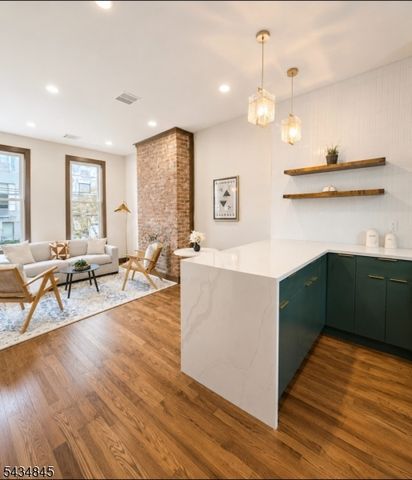 53 Jewett Ave, Jersey City, NJ 07304