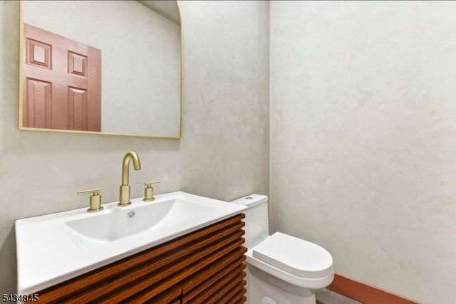 53 Jewett Ave, Jersey City, NJ 07304