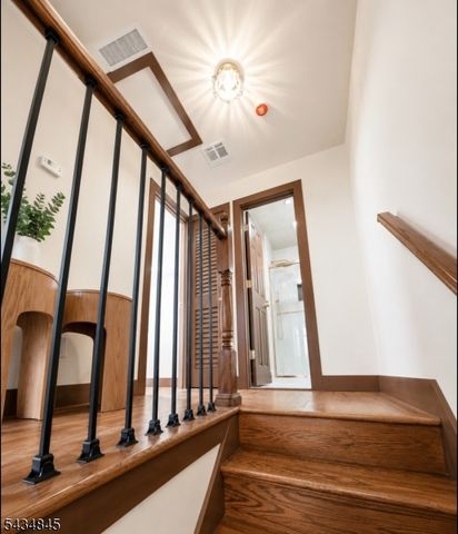 53 Jewett Ave, Jersey City, NJ 07304