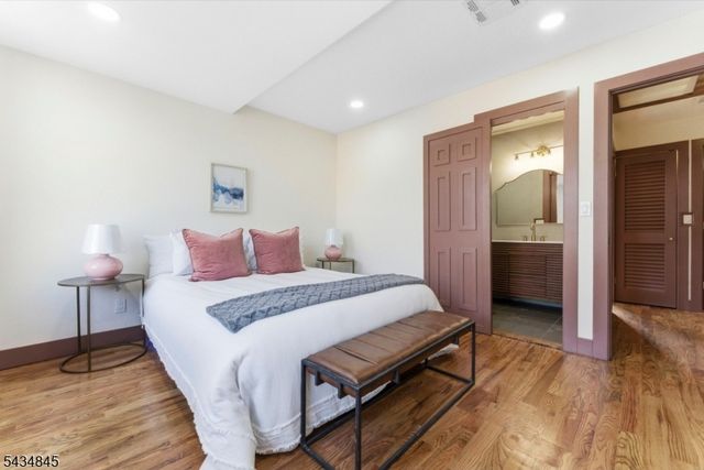 53 Jewett Ave, Jersey City, NJ 07304