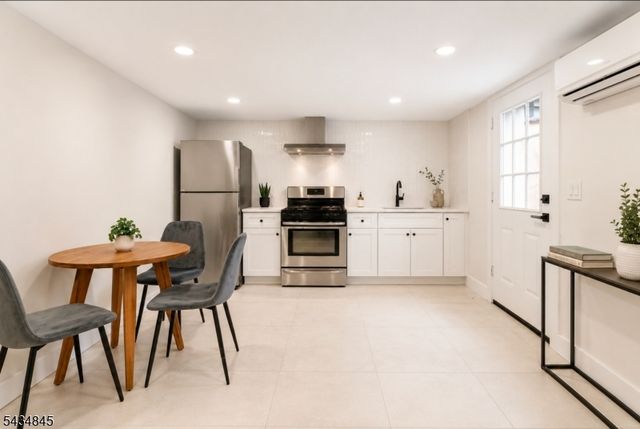 53 Jewett Ave, Jersey City, NJ 07304