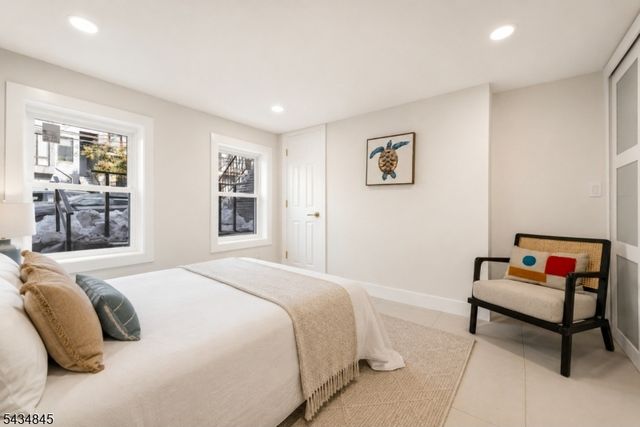 53 Jewett Ave, Jersey City, NJ 07304