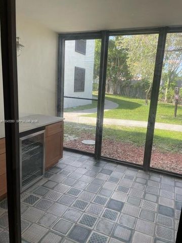 215 Lake Pointe Dr 109, Oakland Park, FL 33309