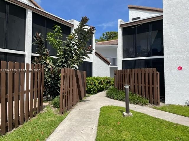 215 Lake Pointe Dr 109, Oakland Park, FL 33309