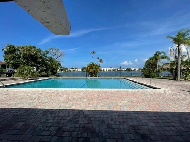 215 Lake Pointe Dr 109, Oakland Park, FL 33309