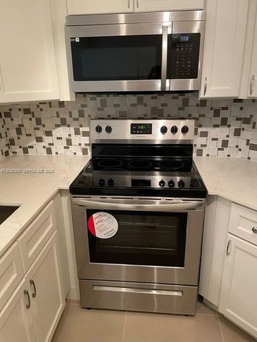 215 Lake Pointe Dr 109, Oakland Park, FL 33309