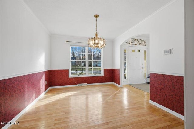 16 Coventry Drive, Clifton Park, NY 12065