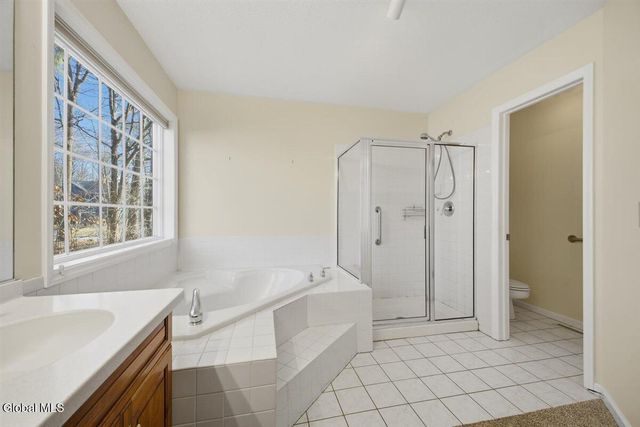 16 Coventry Drive, Clifton Park, NY 12065