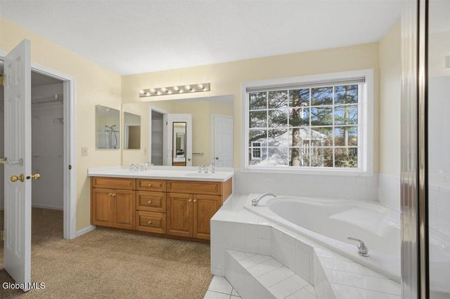 16 Coventry Drive, Clifton Park, NY 12065