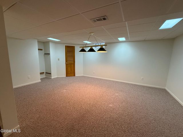 16 Coventry Drive, Clifton Park, NY 12065