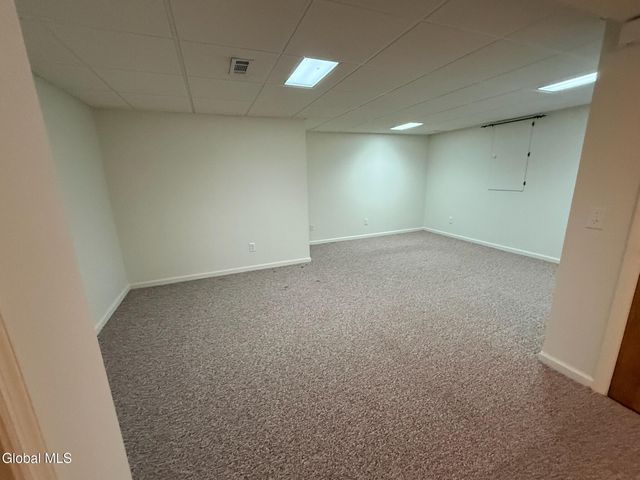 16 Coventry Drive, Clifton Park, NY 12065