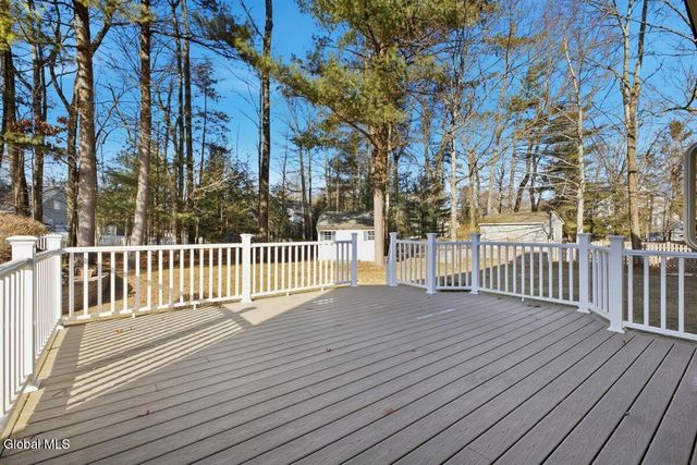 16 Coventry Drive, Clifton Park, NY 12065