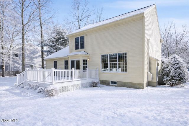 16 Coventry Drive, Clifton Park, NY 12065