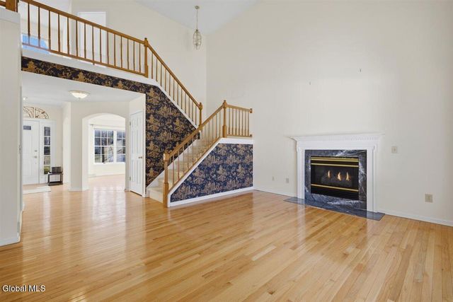 16 Coventry Drive, Clifton Park, NY 12065