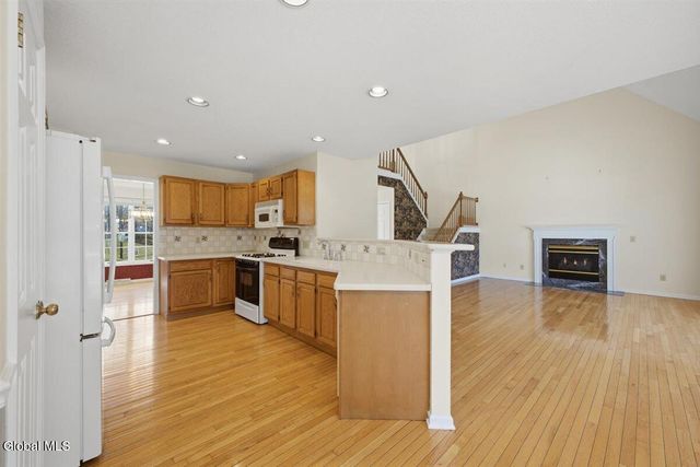 16 Coventry Drive, Clifton Park, NY 12065