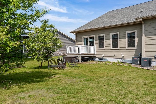 1816 Prairie PLACE, Holmen, WI 54636