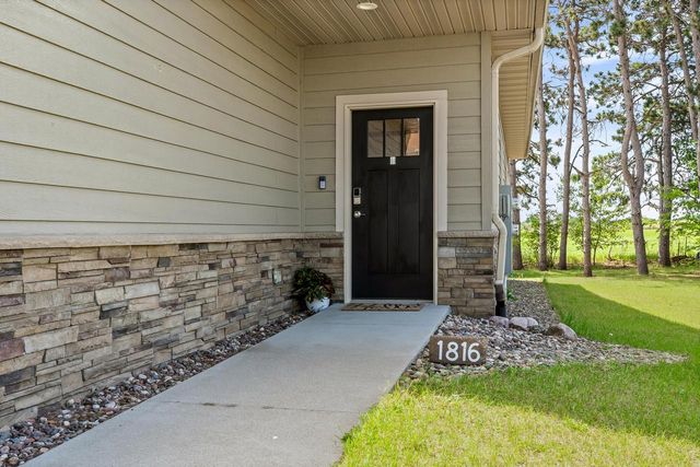1816 Prairie PLACE, Holmen, WI 54636