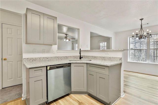 4605 Ravenwood Loop, Union City, GA 30291