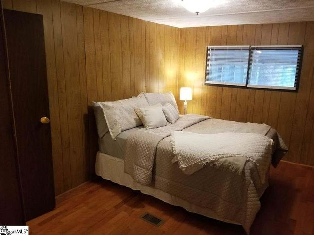 325 Lakewood Drive, Townville, SC 29689