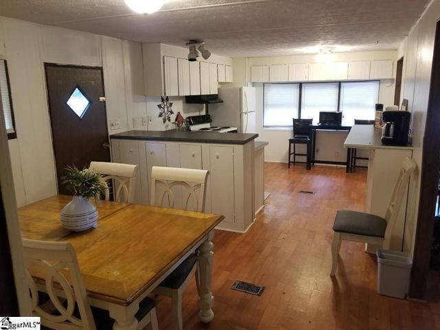 325 Lakewood Drive, Townville, SC 29689