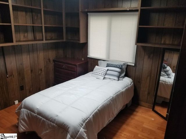 325 Lakewood Drive, Townville, SC 29689