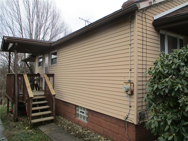 132 Armour St, Centerville, PA 15358