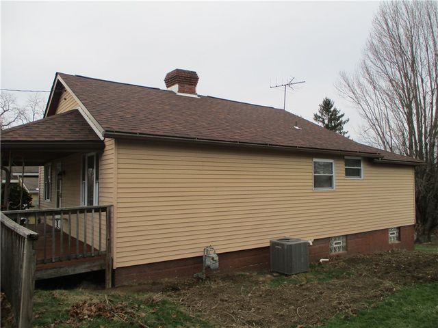 132 Armour St, Centerville, PA 15358