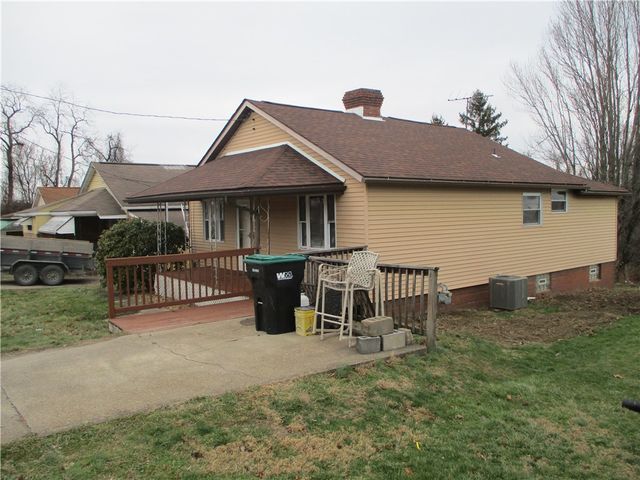 132 Armour St, Centerville, PA 15358