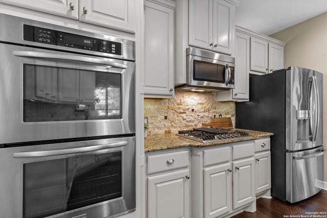 411 Cadence Hill, San Antonio, TX 78260