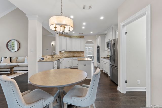 411 Cadence Hill, San Antonio, TX 78260