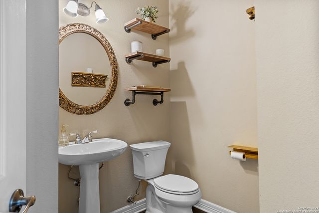 411 Cadence Hill, San Antonio, TX 78260