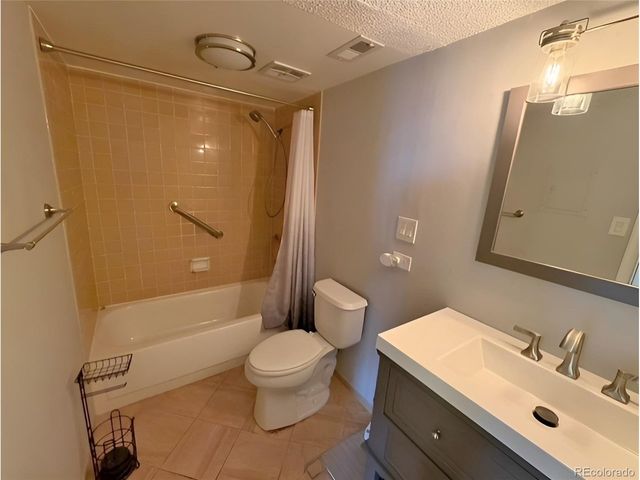 8060 E Girard Ave 813, Denver, CO 80231