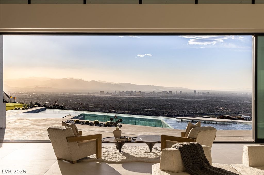 563 Grand Rim Drive, Henderson, NV 89012 — photo 2