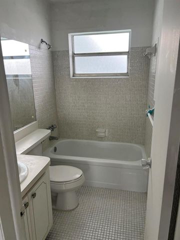 1380 NW 43rd Terrace 208, Lauderhill, FL 33313