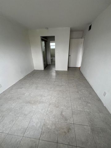 1380 NW 43rd Terrace 208, Lauderhill, FL 33313