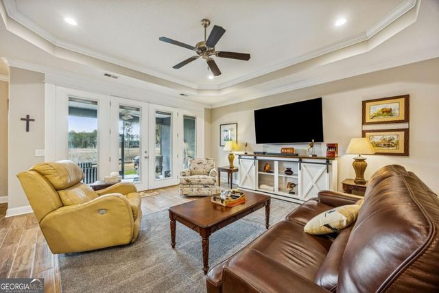 15 W Deerwood Circle, Woodbine, GA 31569