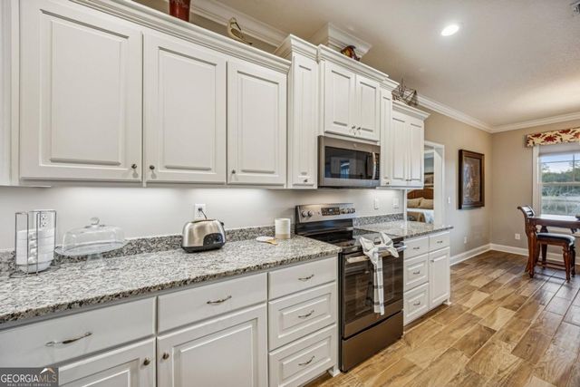 15 W Deerwood Circle, Woodbine, GA 31569