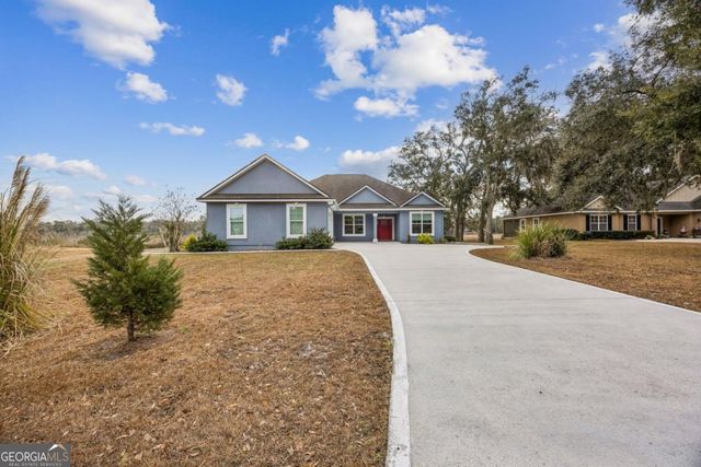 15 W Deerwood Circle, Woodbine, GA 31569