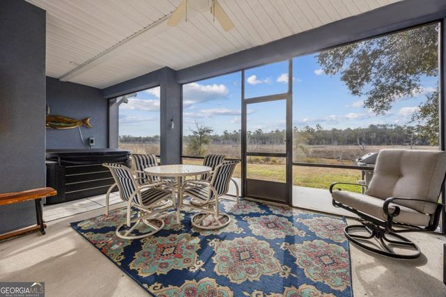 15 W Deerwood Circle, Woodbine, GA 31569