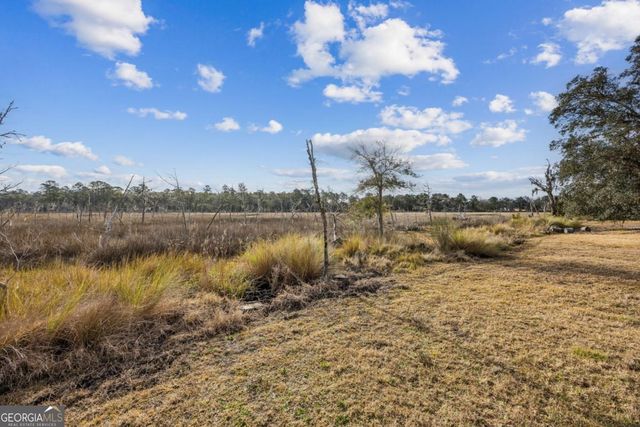 15 W Deerwood Circle, Woodbine, GA 31569