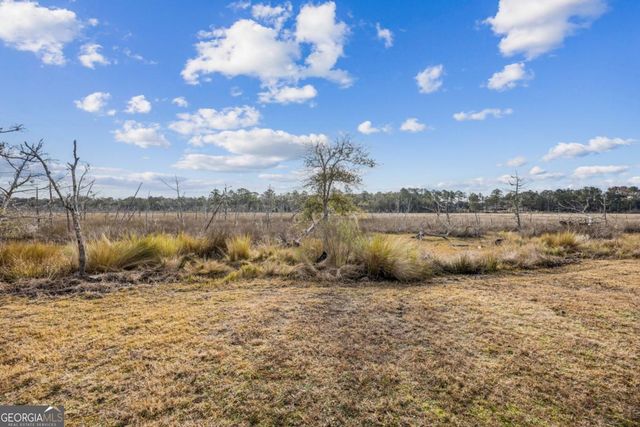 15 W Deerwood Circle, Woodbine, GA 31569