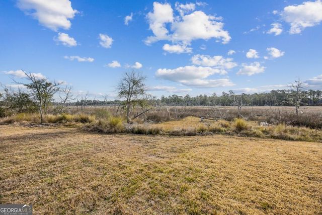 15 W Deerwood Circle, Woodbine, GA 31569