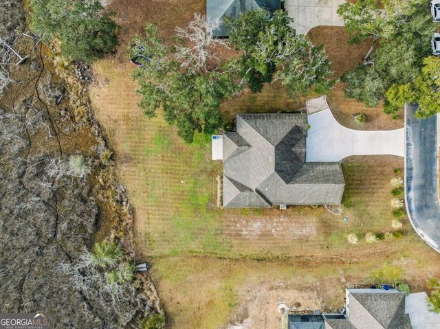 15 W Deerwood Circle, Woodbine, GA 31569