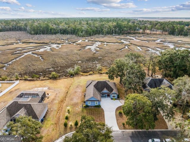 15 W Deerwood Circle, Woodbine, GA 31569