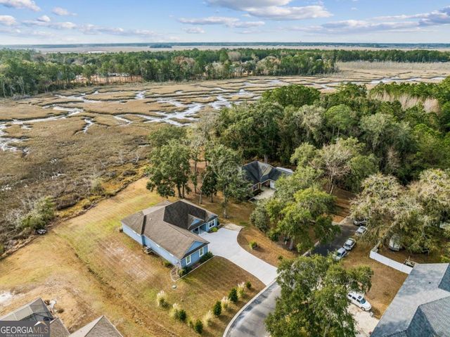 15 W Deerwood Circle, Woodbine, GA 31569