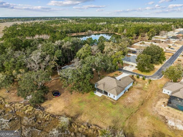 15 W Deerwood Circle, Woodbine, GA 31569