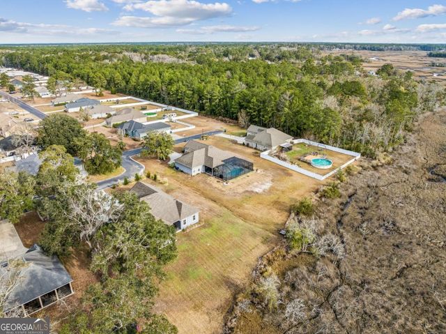 15 W Deerwood Circle, Woodbine, GA 31569