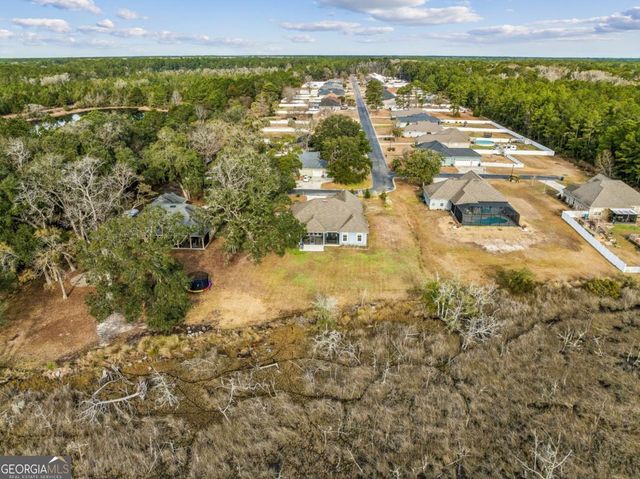 15 W Deerwood Circle, Woodbine, GA 31569