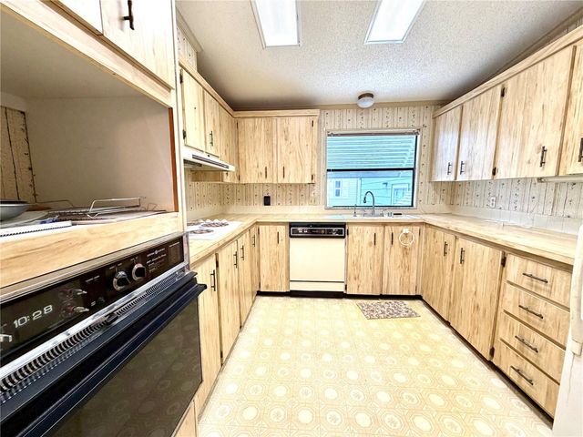 3014 RAINBOW ROAD, Tavares, FL 32778