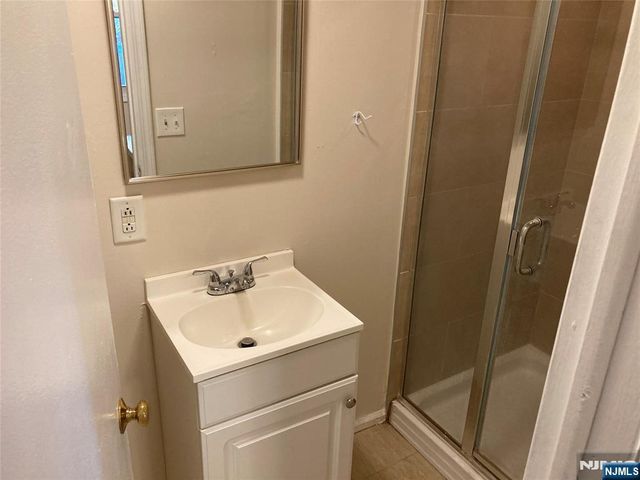 118 Doremus Avenue C, Ridgewood, NJ 07450